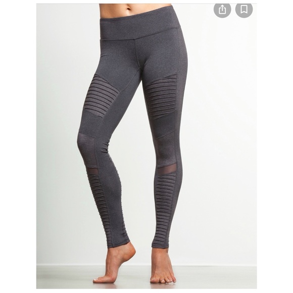 ALO YOGA MOTO LEGGING